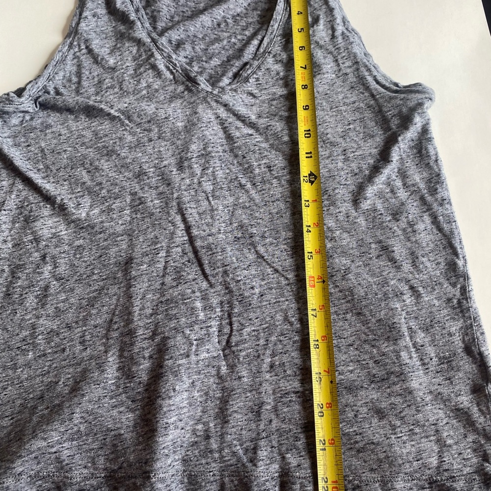 Madewell Sleeveless Gray Tee - Picture 9 of 9